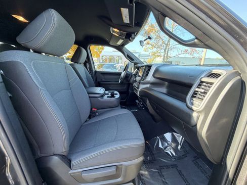 Used 2024 RAM 2500 Tradesman w/ Chrome Appearance Group image 26