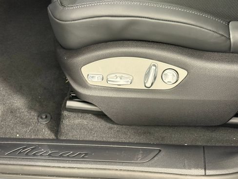 Certified 2026 Porsche Macan AWD/4WD image 15