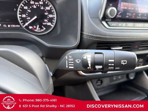 Certified 2025 Nissan Rogue SV FWD image 23