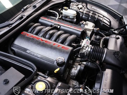 Used 2004 Chevrolet Corvette Convertible w/ Preferred Equipment Group RWD image 27