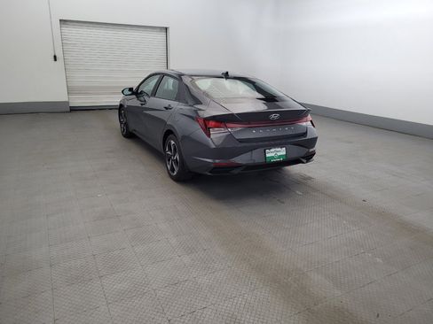 Used 2023 Hyundai Elantra SEL w/ Convenience Package FWD image 5