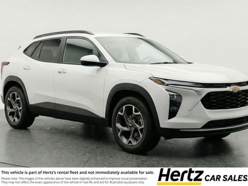 Used 2025 Chevrolet Trax LT w/ LT Convenience Package image 1