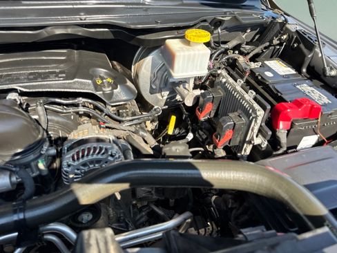 Used 2019 RAM 1500 Big Horn RWD image 32
