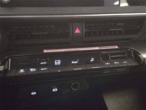 Used 2024 Toyota Prius Limited image 18