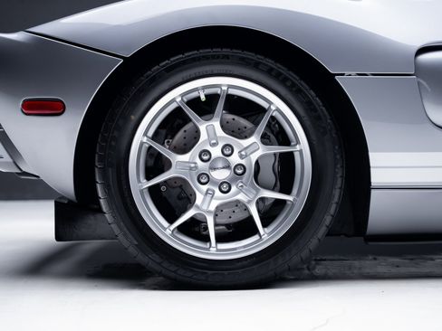 Used 2006 Ford GT image 42