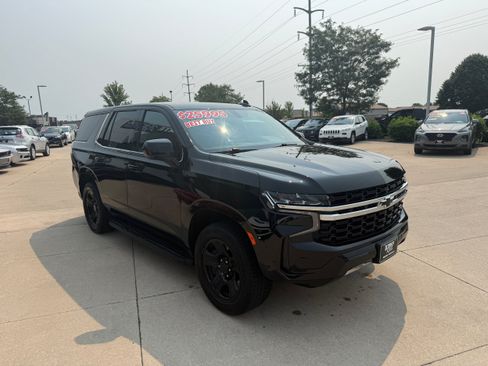 Used 2021 Chevrolet Tahoe 4WD image 2