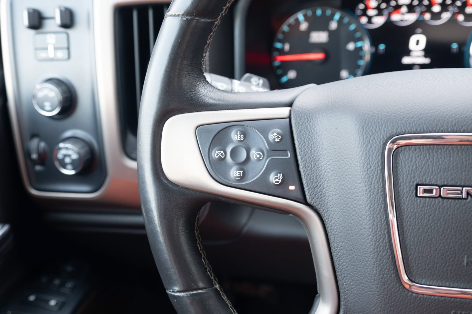 Used 2017 GMC Sierra 3500 Denali AWD/4WD image 6
