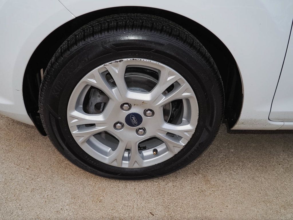 Used 2014 Ford Fiesta SE FWD image 30