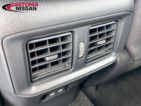 Used 2023 Toyota RAV4 XLE Premium FWD image 34