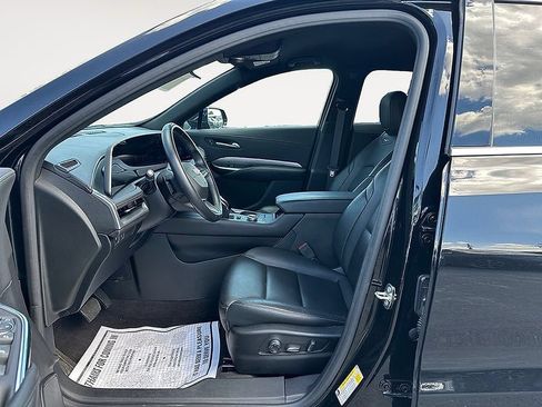 Used 2024 Cadillac XT4 Premium Luxury FWD image 9