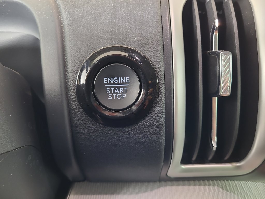 Used 2025 Ford Expedition Active AWD/4WD image 13