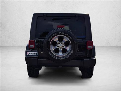 Used 2017 Jeep Wrangler Unlimited Sahara w/ Connectivity Group AWD/4WD image 7