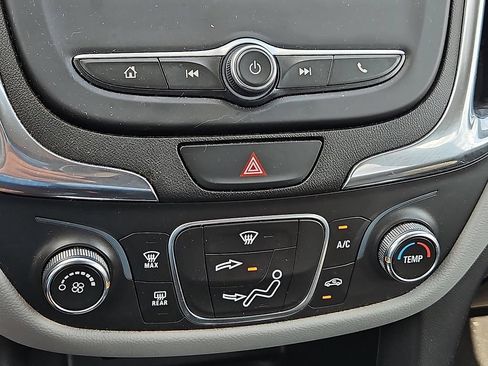 Used 2020 Chevrolet Equinox LS w/ LS Convenience Package FWD image 27