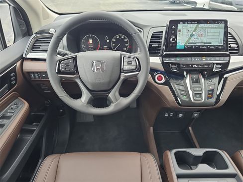 New 2026 Honda Odyssey Touring image 12