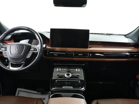 Used 2022 Lincoln Nautilus Reserve w/ Luxury Package AWD/4WD image 7
