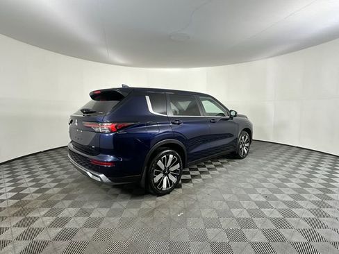 New 2026 Mitsubishi Outlander SE image 6