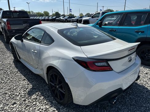 Used 2023 Toyota GR86 Premium w/ ALL Weather Mat Package (TMS) RWD image 6