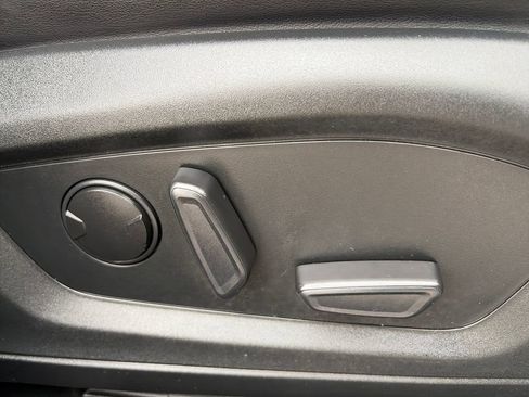 Used 2023 Ford Explorer XLT w/ Equipment Group 202A AWD/4WD image 13