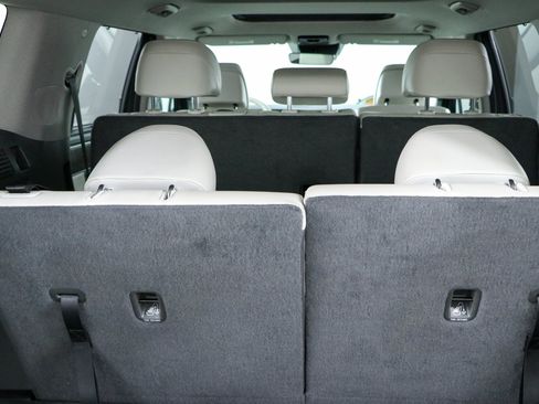 Used 2025 Hyundai Santa Fe Limited FWD image 32