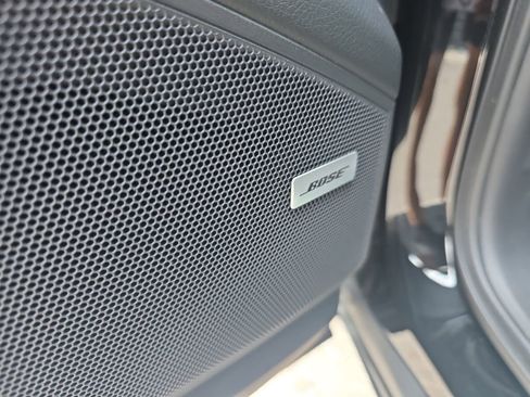 Certified 2025 Porsche Cayenne Base image 27