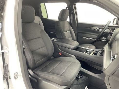 Used 2025 Chevrolet Traverse LT AWD/4WD image 27