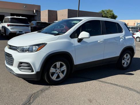 Used 2020 Chevrolet Trax LS FWD image 1