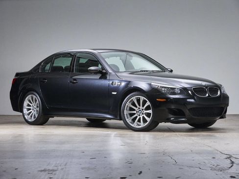 Used 2008 BMW M5 image 1