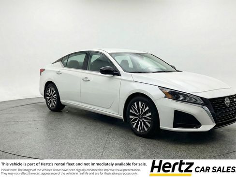 Used 2025 Nissan Altima 2.5 SV FWD image 1