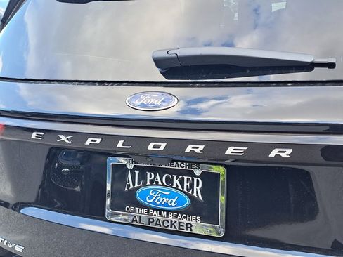 New 2026 Ford Explorer Active RWD image 10