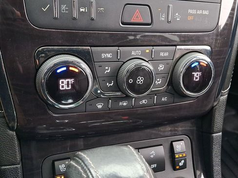 Used 2016 Buick Enclave Premium image 16