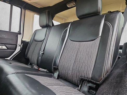 Used 2014 Jeep Wrangler Freedom Edition image 16
