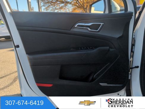 Used 2024 Kia Sportage LX image 35