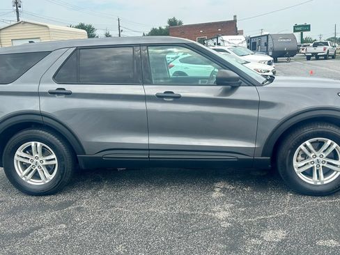 Used 2023 Ford Explorer 2WD image 4