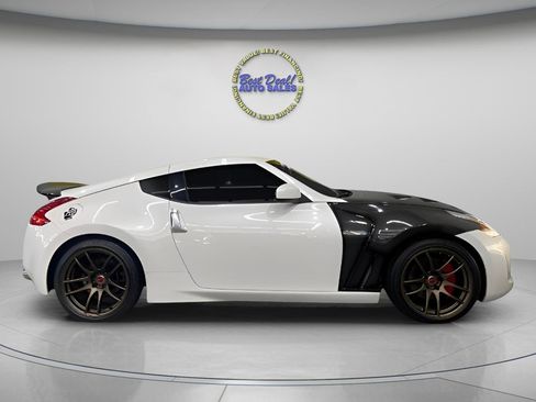 Used 2017 Nissan 370Z Coupe RWD image 6