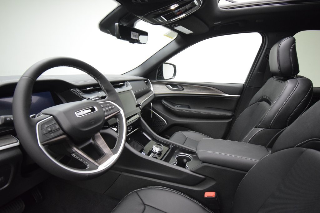 New 2027 Jeep Grand Cherokee Limited AWD/4WD image 34