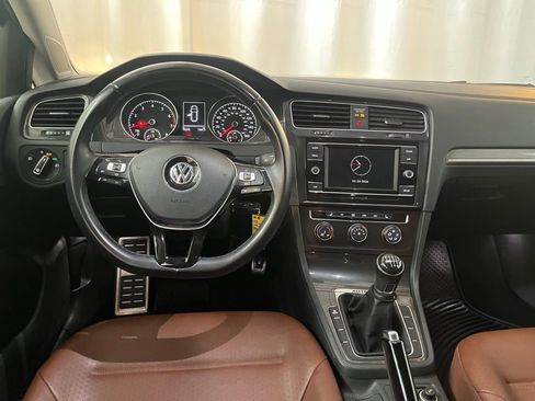 Used 2019 Volkswagen Golf Alltrack S image 19