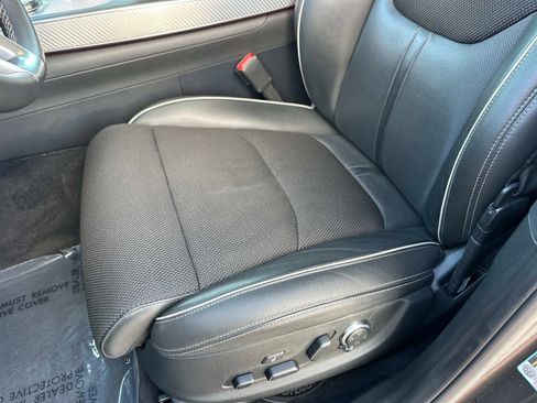 Used 2024 Genesis GV70 2.5T w/ Sport Prestige Package image 21