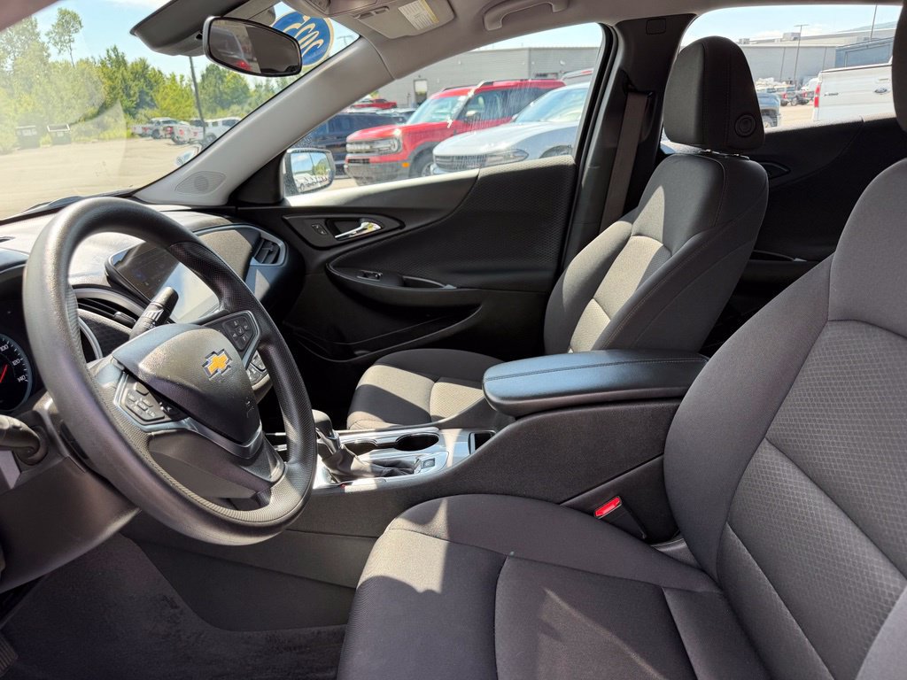 Used 2025 Chevrolet Malibu LT FWD image 7