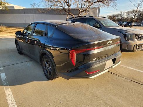 Certified 2025 Kia K4 LXS image 3