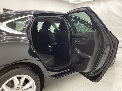 Used 2019 Chevrolet Impala LT FWD image 25