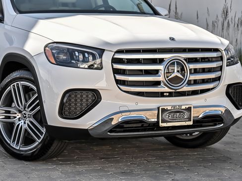 Used 2024 Mercedes-Benz GLS 450 4MATIC image 2