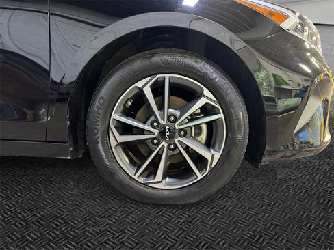 Certified 2023 Kia Forte LXS image 11