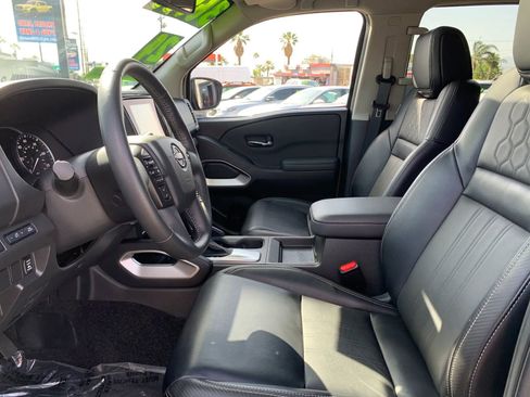 Used 2024 Nissan Frontier SL w/ Technology Package image 8