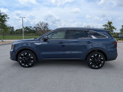 Used 2024 Kia Sorento EX FWD image 8