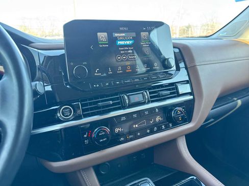 Used 2023 Nissan Pathfinder Platinum image 27