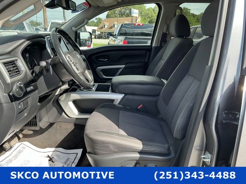 Used 2021 Nissan Titan SV w/ SV Convenience Package AWD/4WD image 13