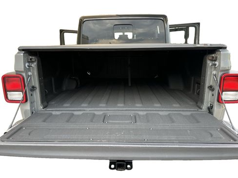 Used 2021 Jeep Gladiator Overland w/ Popular Equipment Package AWD/4WD image 34