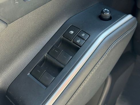 Used 2022 Toyota Highlander XLE image 27