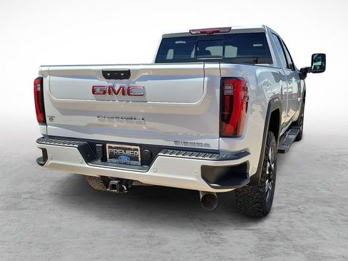 Used 2025 GMC Sierra 2500 Denali w/ Technology Package AWD/4WD image 10