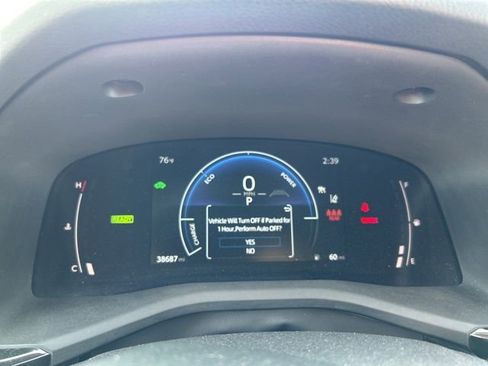 Used 2025 Toyota Camry LE image 10